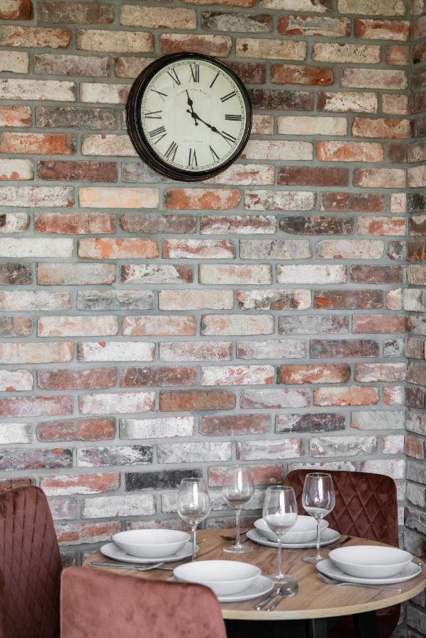 Stylish Apartment Near Wroclavia For 4 Guests By Noclegi Renters Wrocław Exteriör bild