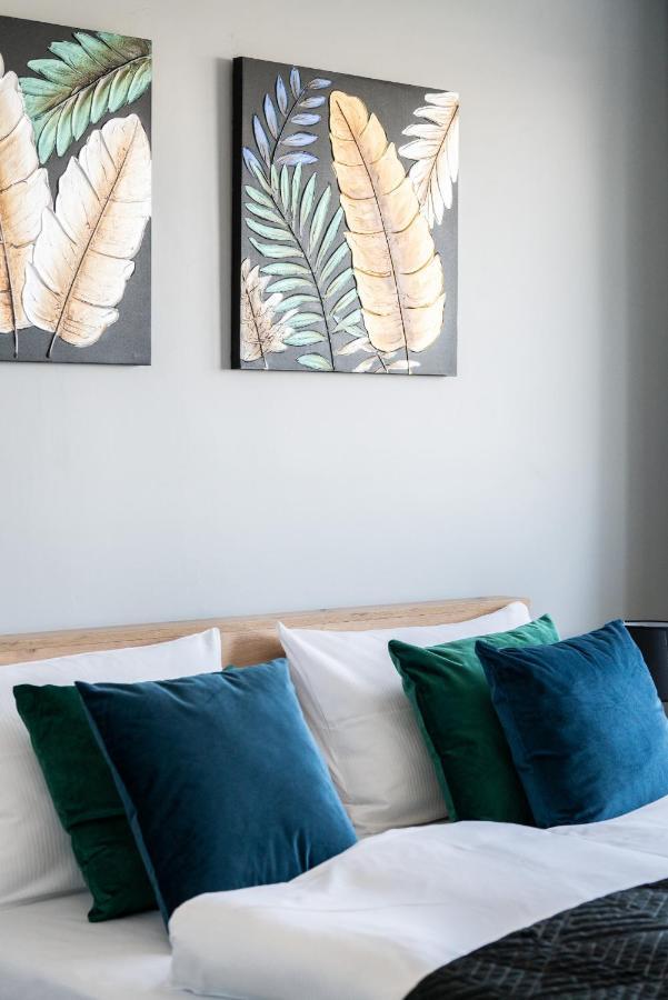 Stylish Apartment Near Wroclavia For 4 Guests By Noclegi Renters Wrocław Exteriör bild