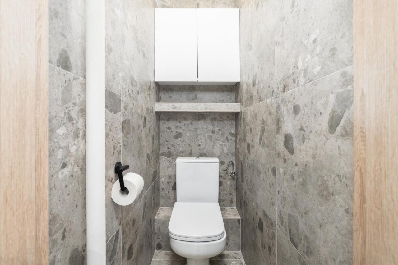 Stylish Apartment Near Wroclavia For 4 Guests By Noclegi Renters Wrocław Exteriör bild
