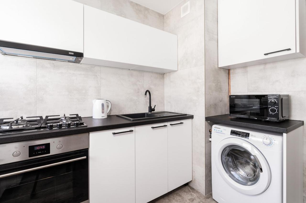 Stylish Apartment Near Wroclavia For 4 Guests By Noclegi Renters Wrocław Exteriör bild